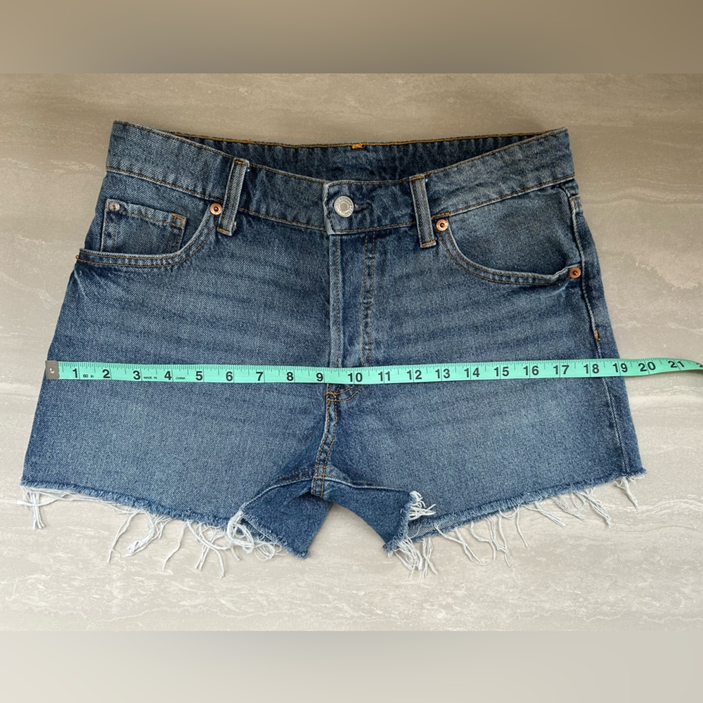 H&M Blue Jean Shorts 90’S BoyFriend with Frayed Hem 35%Cotton - Picture 13 of 14